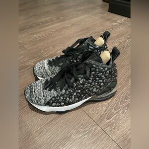 Nike LeBron James XVII 17 In The Arena Black/White Oreo